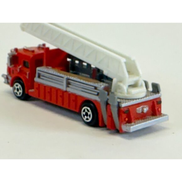 Micro Machines 2 Galoob Deluxe Hook & Ladder Fire Truck 1980s Vintage Toy - Picture 8 of 13